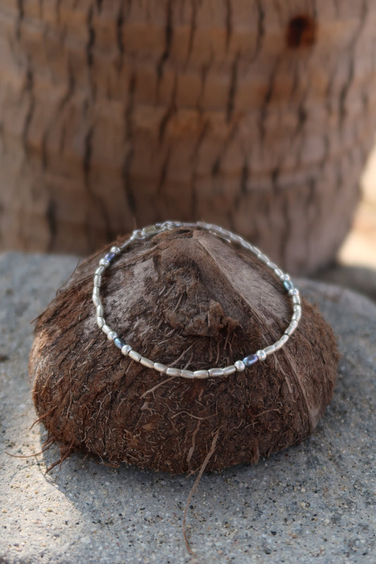 Small silver x black pearl bracelet