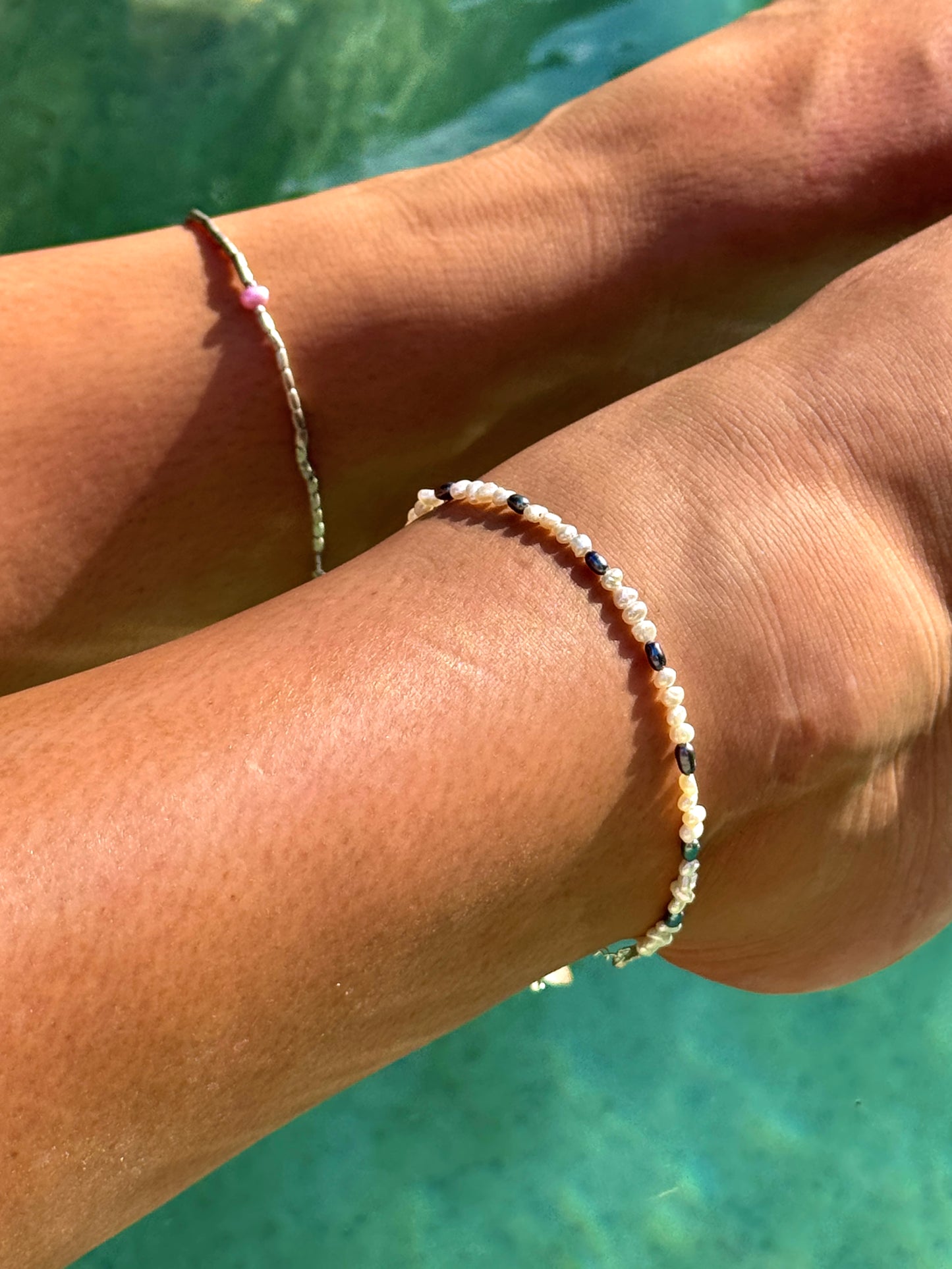 White x black pearl anklet