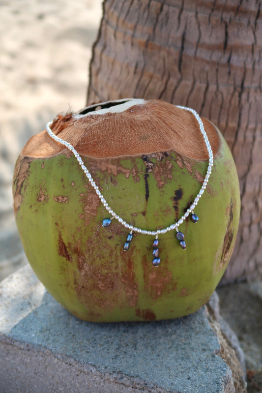 White x black pearl necklace